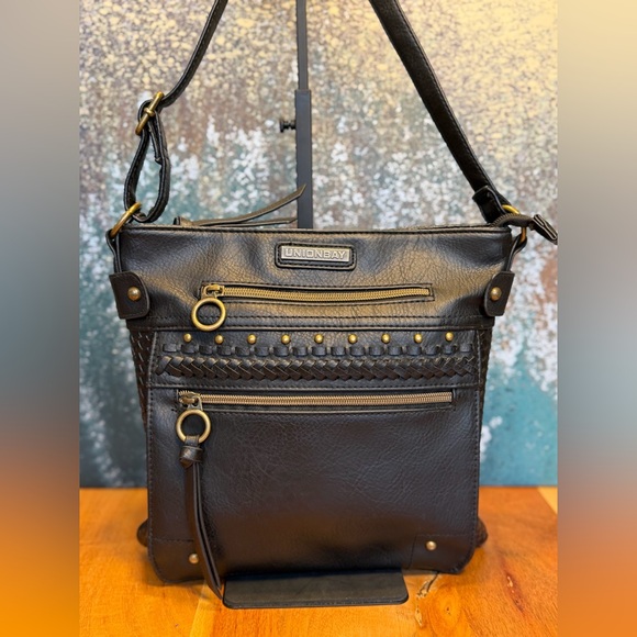 UNIONBAY Handbags - Unionbay Vintage Y2K Braided Crossbody Bag (EUC)